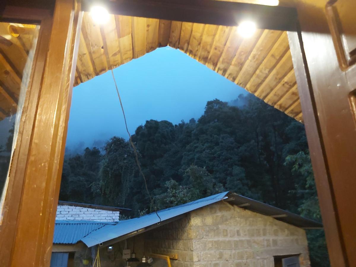 Utopia Hostels Dharamkot Mcleodganj Dharamshala Exterior foto