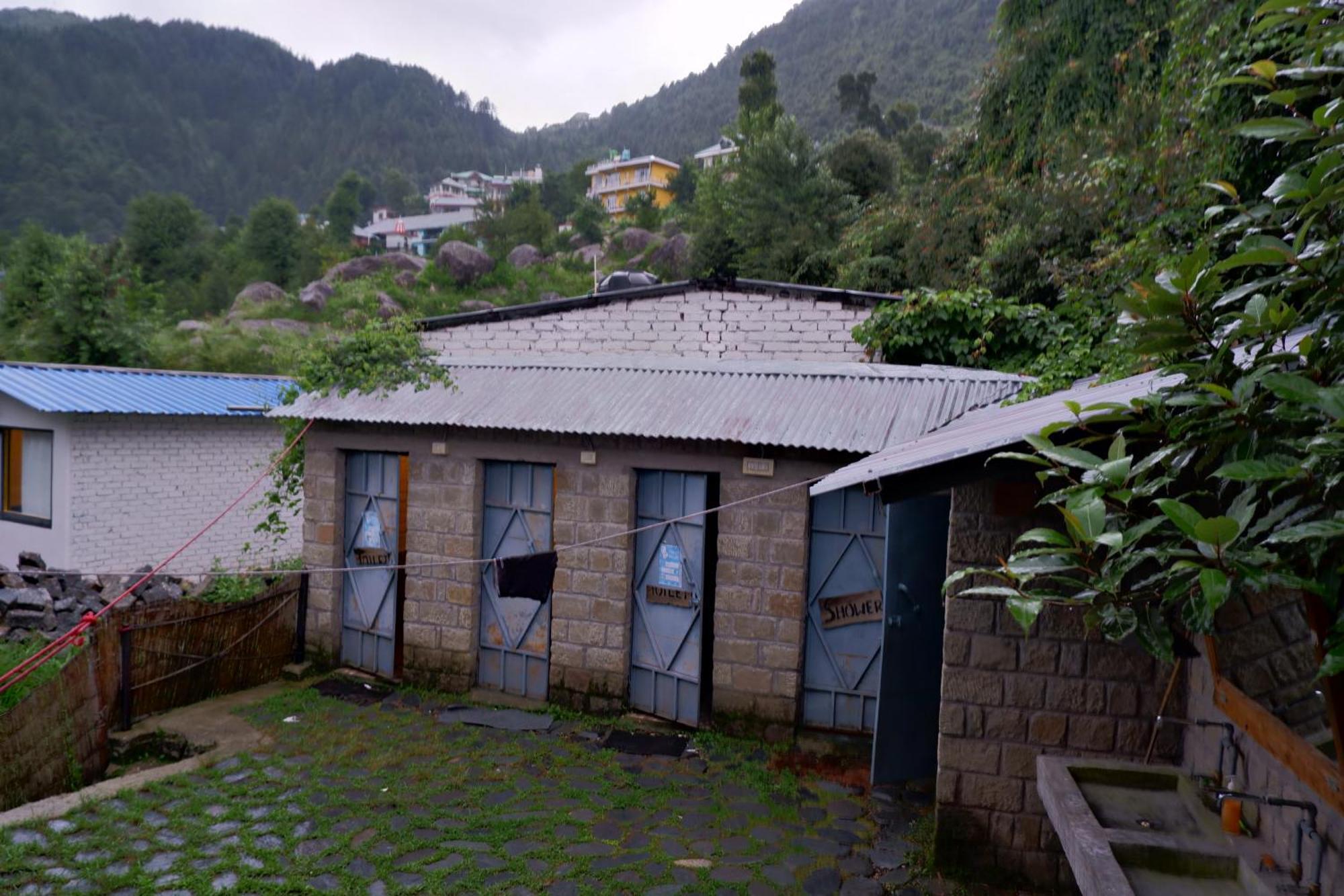 Utopia Hostels Dharamkot Mcleodganj Dharamshala Exterior foto