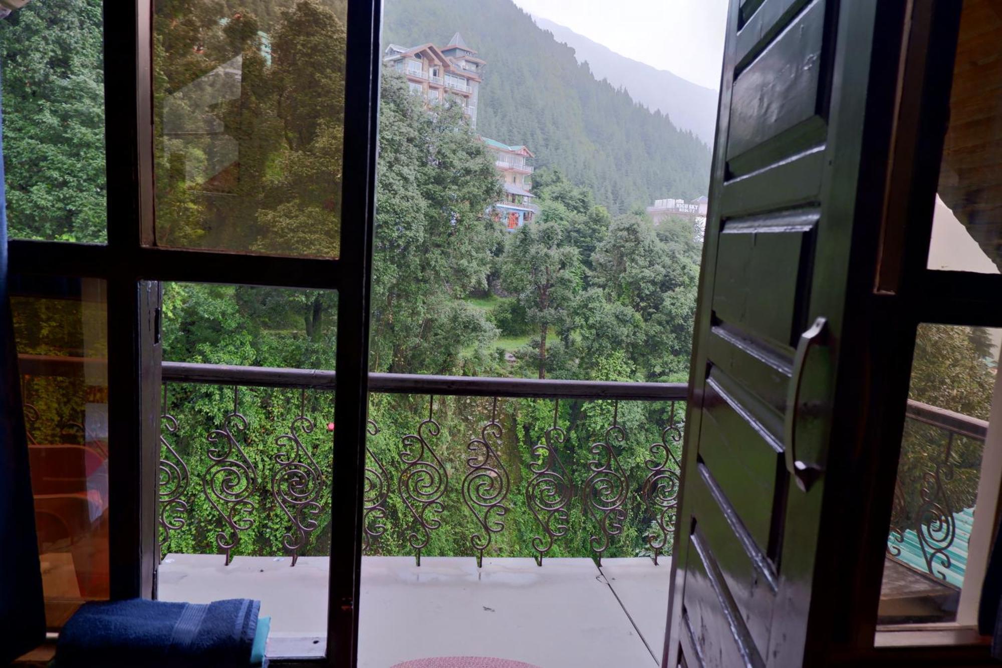 Utopia Hostels Dharamkot Mcleodganj Dharamshala Exterior foto